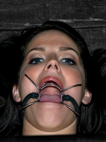 Fully Nude Brunette Slave Bobbi Starr Gets Her Mouth, Tits And Feet Tortured
